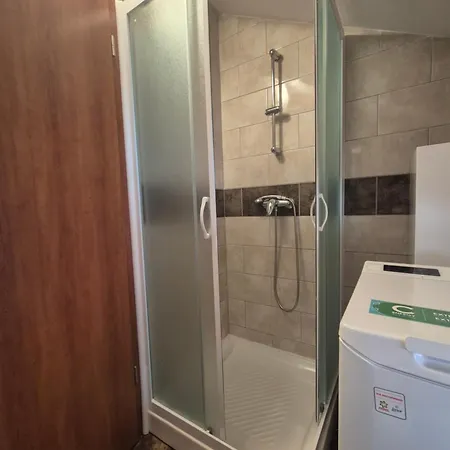 Anna Fužine Vrata